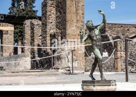 POMPÉI, ITALIE, 04 MAI 2022, le célèbre faun dansant dans la maison pompéienne du faun, Italie du Sud Banque D'Images