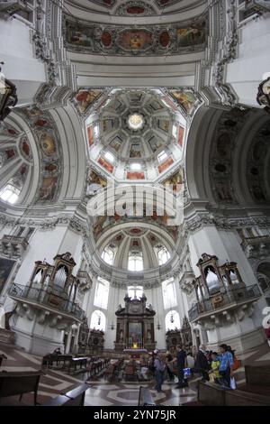 SALZBOURG, AUTRICHE- 12 SEPTEMBRE 2022, fresque panoramique à l'intérieur de la célèbre cathédrale de Salzbourg, Autriche, Europe Banque D'Images