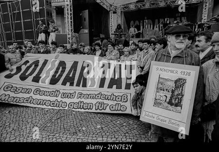 Démonstration zum 9. Novembre Deutschland, Berlin, 09.11.1991, Demo zum 9. Novembre Reichskristallnacht, Jüdische Gruppe Berlin, Â *** manifestation le 9 novembre Allemagne, Berlin, 09 11 1991, manifestation le 9 novembre Reichskristallnacht , Groupe juif Berlin, Â Banque D'Images