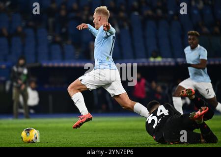 Rome, Italie. 24 novembre 2024. Gustav Isaksen de S.S. Lazio lors de la 13e journée du Championnat de Serie A entre S.S. Lazio et Bologna F.C. au stade Olympique le 24 novembre 2024 à Rome, Italie. Crédit : Domenico Cippitelli/Alamy Live News Banque D'Images