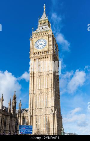 Londres, Royaume-Uni - 27 mars 2024 : Big Ben Clock Tower, chambres du Parlement, Westminster, site du patrimoine mondial de l'UNESCO, Londres, Angleterre, Royaume-Uni, Euro Banque D'Images