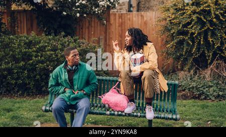 DAVID JONSSON et VIVIAN OPARAH dans RYE LANE (2023), réalisé par RAINE ALLEN MILLER. Crédit : BBC films / British film Institute / album Banque D'Images