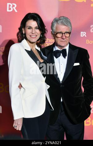 PHOTO D'ARCHIVE : Marcel REIF aura 75 ans le 27 novembre 2024, Marion Kiechle avec son mari Marcel Reif. Bavarian film Award 2018 - tapis rouge, tapis rouge, le 25 janvier 2019 au Prinzregententheater de Munich. ? Banque D'Images