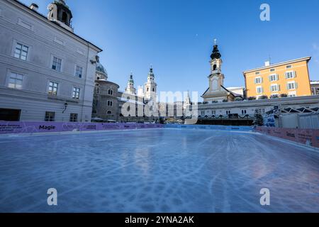 Neuschnee und Wintereinbruch in der Festspiel- und Mozartstadt Salzburg am Morgen des 22.11.2024. // neige fraîche et début de l'hiver dans le festival et la ville Mozart de Salzbourg le matin du 22 novembre 2024. - 20241122 PD2514 crédit : APA-PictureDesk/Alamy Live News Banque D'Images