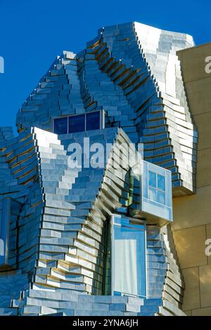 France, Bouches du Rhône, Arles, Parc des ateliers, LUMA Arles, complexe artistique et culturel créé par la Fondation LUMA de Maja Hoffmann, architecte Frank Gehry Banque D'Images