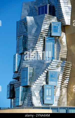 France, Bouches du Rhône, Arles, Parc des ateliers, LUMA Arles, complexe artistique et culturel créé par la Fondation LUMA de Maja Hoffmann, architecte Frank Gehry Banque D'Images