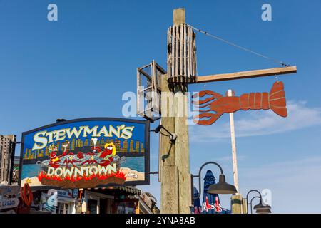 États-Unis, Maine, Bar Harbor, le port, Stewman's restaurant de fruits de mer Banque D'Images