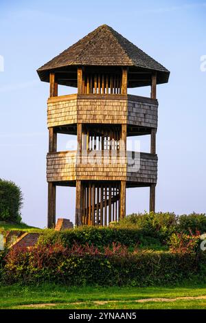 France, somme, Crécy-en-Ponthieu, le champ de bataille de la célèbre bataille de Crécy, en 1346 pendant la guerre de 100 ans, lorsque l'armée anglaise décima la noblesse française, tuant 6 000 personnes. Aujourd’hui, le champ de bataille est marqué par des sculptures créées par un artiste local. Banque D'Images