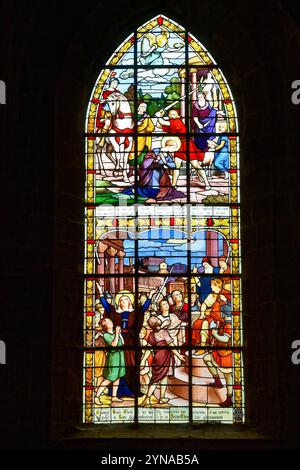 France, Ille-et-Vilaine, Fougères, quartier médiéval de la ville basse, vitraux de l'église Saint-Sulpice Banque D'Images