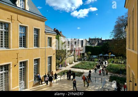 France, Côte d'Or, Dijon, zone classée au Patrimoine mondial de l'UNESCO, le manoir Bouchu d'esterno, siège de l'OIV (Organisation internationale de la vigne et du vin), inauguré en octobre 2024 Banque D'Images