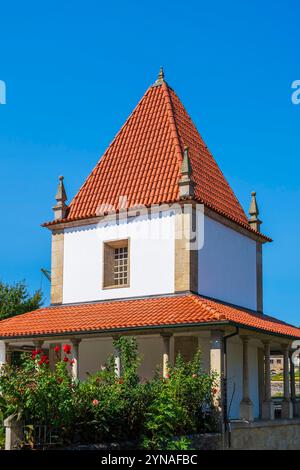 Portugal, région du Nord, Barcelos, étape sur la voie centrale portugaise, une des voies vers Saint-Jacques-de-Compostelle, chapelle Nossa Senhora da Ponte du XVIe siècle Banque D'Images