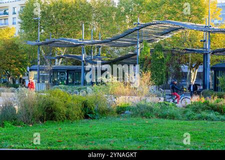 France, Gard (30), Nîmes, esplanade du général de Gaulle Banque D'Images