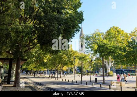 France, Gard (30), Nîmes, esplanade du général de Gaulle, bd de la libération Banque D'Images