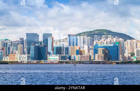 Hong Kong - 21 juillet 2017 : horizon de la ville de Hong Kong un jour d'été Banque D'Images