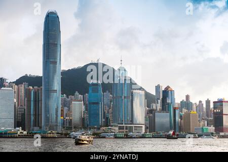 Hong Kong - 13 juillet 2017 : vue sur la côte de la ville de Hong Kong Banque D'Images