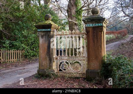 Porte d'Invergare House (à l'origine Rowaleyn), maison de Madelaine Smith, accusée du meurtre de son amant en 1857, Rhu, Écosse Banque D'Images