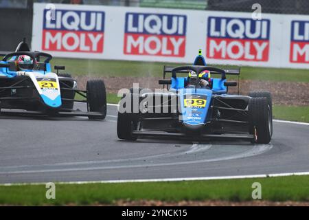 Yuhao Fu, Virtuosi Racing, ROKiT F4 British Championship, certifié par la FIA, trois courses de vingt minutes durant le week-end sur le Silverstone National Banque D'Images