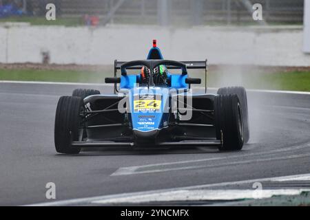 Martin Molnar, Virtuosi Racing, ROKiT F4 British Championship, certifié par la FIA, trois courses de vingt minutes sur le week-end sur le Silverstone Nat Banque D'Images