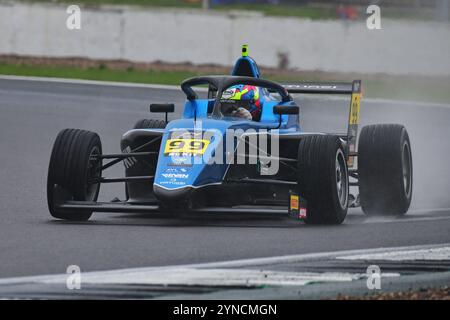 Yuhao Fu, Virtuosi Racing, ROKiT F4 British Championship, certifié par la FIA, trois courses de vingt minutes durant le week-end sur le Silverstone National Banque D'Images