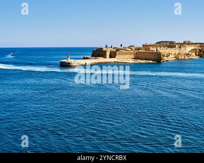 Une vue de Ricasoli East Breakwater, Valletta Malte Banque D'Images