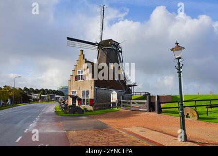 Medemblik, pays-Bas. 5 octobre 2024. Moulin de Herder à Medemblik, Hollande du Nord. Photo de haute qualité Banque D'Images