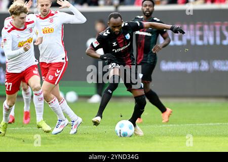 Regensburg, Deutschland. 24 novembre 2024. Fussball ; Spieltag 13 ; 2. Bundesliga ; saison 2024/2025, Jahn Regensburg gegen FC Magdeburg AM 24.11.2024 in Regensburg UBz : 25 Silas Gnaka, 1.FC Magdeburg. Crédit : dpa/Alamy Live News Banque D'Images