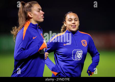 Zeist, pays-Bas. 25 novembre 2024. ZEIST, PAYS-BAS - NOVEMBRE 25 : Chasity Grant des pays-Bas se réchauffe pendant la session d'entraînement de l'équipe néerlandaise de football féminin avant le match amical entre les pays-Bas et la Chine au campus KNVB le 25 novembre 2024 à Zeist, pays-Bas. (Photo de Peter Lous/Orange Pictures) crédit : Orange pics BV/Alamy Live News Banque D'Images