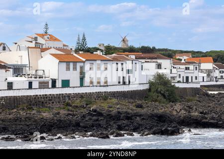 Santa Cruz da Graciosa, est le plus grand village urbanisé de l'île de Graciosa, aux Açores. Banque D'Images