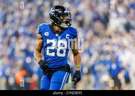 Indianapolis, Indiana, États-Unis. 24 novembre 2024. Les Colts d'Indianapolis Running Back Jonathan Taylor (28) lors d'un match de la NFL contre les Lions de Detroit au Lucas Oil Stadium à Indianapolis, Indiana. John Mersits/CSM/Alamy Live News Banque D'Images