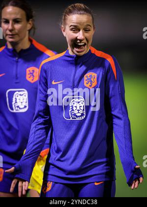 Zeist, pays-Bas. 25 novembre 2024. ZEIST, PAYS-BAS - NOVEMBRE 25 : Jackie Groenen, des pays-Bas, fait des gestes lors de la séance d'entraînement de l'équipe néerlandaise de football féminin avant le match amical entre les pays-Bas et la Chine au campus KNVB le 25 novembre 2024 à Zeist, pays-Bas. (Photo de Peter Lous/Orange Pictures) crédit : Orange pics BV/Alamy Live News Banque D'Images