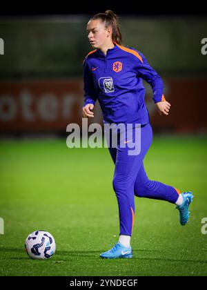 Zeist, pays-Bas. 25 novembre 2024. ZEIST, PAYS-BAS - NOVEMBRE 25 : Romee Leuchter, des pays-Bas, lors de la séance d'entraînement de l'équipe néerlandaise de football féminin avant le match amical entre les pays-Bas et la Chine au campus KNVB le 25 novembre 2024 à Zeist, pays-Bas. (Photo de Peter Lous/Orange Pictures) crédit : Orange pics BV/Alamy Live News Banque D'Images