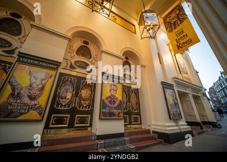 LONDRES - 21 NOVEMBRE 2024 : Lyceum Theatre, siège de la comédie musicale Lion King très populaire et à succès dans le West End de Londres Banque D'Images