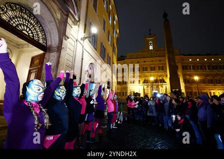 Roma, Italie. 25 novembre 2024. Organizzazioni femministe e centri antiviolenza davanti a Montecitorio in occasione della giornata internazionale contro la violenza sulle donne - Luned&#xec ; 25 novembre 2024 - Cronaca - (foto di Cecilia Fabiano/LaPresse) organisations féministes et centres de lutte contre la violence devant Montecitorio LaLadonne à l'occasion de la Journée internationale contre la violence &#x2014 ; Rome, Italie - lundi 25 novembre 2024, Italie - photo de Cilia/Cpress (News) Alecy Presse/Cilia LaPresse Banque D'Images