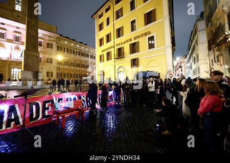 Roma, Italie. 25 novembre 2024. Organizzazioni femministe e centri antiviolenza davanti a Montecitorio in occasione della giornata internazionale contro la violenza sulle donne - Luned&#xec ; 25 novembre 2024 - Cronaca - (foto di Cecilia Fabiano/LaPresse) organisations féministes et centres de lutte contre la violence devant Montecitorio LaLadonne à l'occasion de la Journée internationale contre la violence &#x2014 ; Rome, Italie - lundi 25 novembre 2024, Italie - photo de Cilia/Cpress (News) Alecy Presse/Cilia LaPresse Banque D'Images