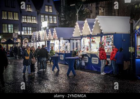 Eröffnung der Weihnachtsmärkte in Münster. Lichtermarkt a préparé Lamberti. Münster, Rhénanie-du-Nord-Westphalie, DEU, Deutschland, 25.11.2024 *** ouverture des marchés de Noël à Münster Lichtermarkt St Lamberti Münster, Rhénanie-du-Nord-Westphalie, DEU, Allemagne, 25 11 2024 Banque D'Images