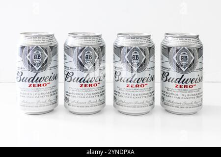 Calgary, Alberta, Canada. 21 mai 2024. Bidons Budweiser Zero. Une lager de style américain brassée avec les ingrédients classiques de Budweiser sans alcool Banque D'Images