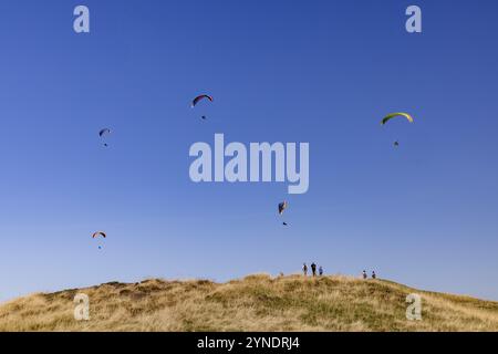 Parapente, Mam Tor, sommet des High Peaks, Castleton, Derbyshire, Angleterre, Royaume-Uni, Europe Banque D'Images