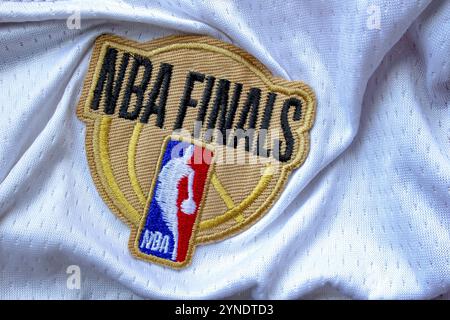 Calgary, Alberta, Canada. 21 juillet 2020. Logo NBA finals Stamp sur un maillot de basket-ball blanc Banque D'Images