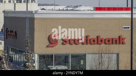 Calgary, Alberta, Canada. 6 mars 2024. Il y a un panneau de la Banque Scotia à l'extérieur d'une succursale bancaire voisine Banque D'Images