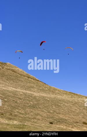 Parapente, Mam Tor, sommet des High Peaks, Castleton, Derbyshire, Angleterre, Royaume-Uni, Europe Banque D'Images