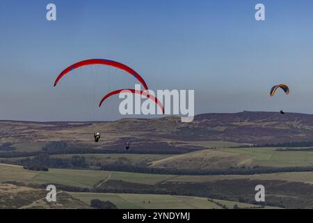 Parapente, Mam Tor, sommet des High Peaks, Castleton, Derbyshire, Angleterre, Royaume-Uni, Europe Banque D'Images