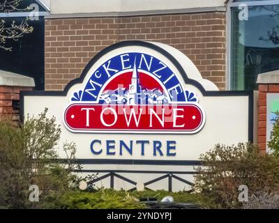 Calgary, Alberta, Canada. 25 mai 2024. Un signe du McKenzie Towne Centre Banque D'Images