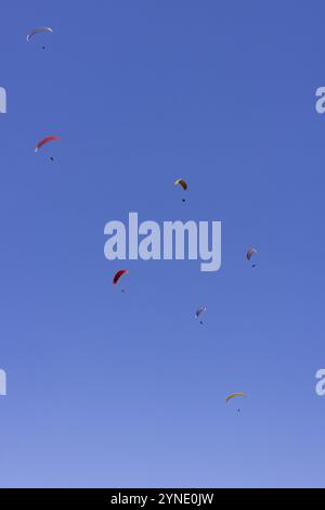 Parapente, Mam Tor, sommet des High Peaks, Castleton, Derbyshire, Angleterre, Royaume-Uni, Europe Banque D'Images