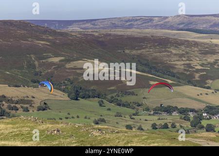 Parapente, Mam Tor, sommet des High Peaks, Castleton, Derbyshire, Angleterre, Royaume-Uni, Europe Banque D'Images