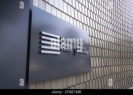 Calgary, Alberta, Canada. 5 août 2024. Panneau de bienvenue extérieur du centre national de musique Banque D'Images