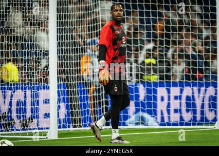 Madrid, Espagne. 05 novembre 2024. Mike MAIGNAN de l'AC Milan lors du match de football MD4 de l'UEFA Champions League, League phase MD4 entre le Real Madrid CF et l'AC Milan le 5 novembre 2024 au stade Santiago Bernabeu de Madrid, Espagne - photo Matthieu Mirville/DPPI crédit : DPPI Media/Alamy Live News Banque D'Images