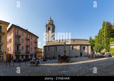 Une photo de la basilique de San Giacomo dans la ville de Bellagio, lac de Côme. Banque D'Images