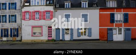 Quai Gambetta, face au bassin de la Saline, le Palais, belle-Île-en-mer, France Banque D'Images