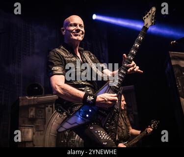 Wolf Hoffmann d'Accept jouant en live le 25 novembre 2024 Banque D'Images