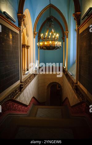 Intérieur du sanctuaire de Núria, dans la vallée de la Vall de Núria (Ripollès, Gérone, Catalogne, Espagne, Pyrénées) ESP : intérieur del santuario de Núria Banque D'Images